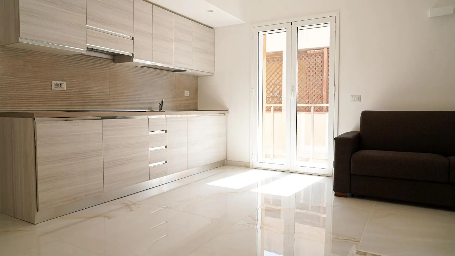 דירות פוצאלו Kind House 0*,